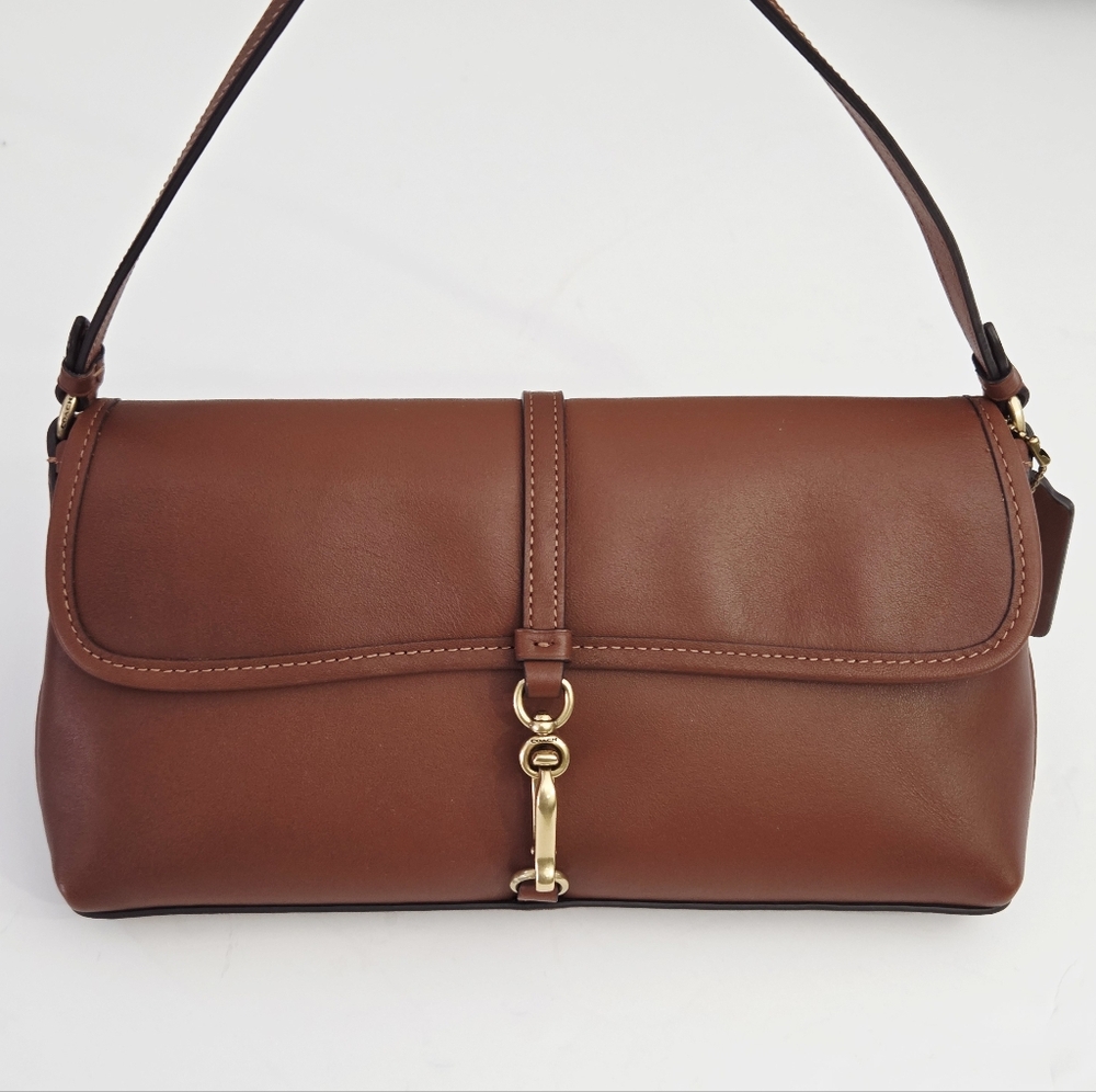 LIKE NEW COACH HAMPTONS 1941 SADDLE BAG BROWN WITH BRASS HARDWARE - Picture 2 of 12